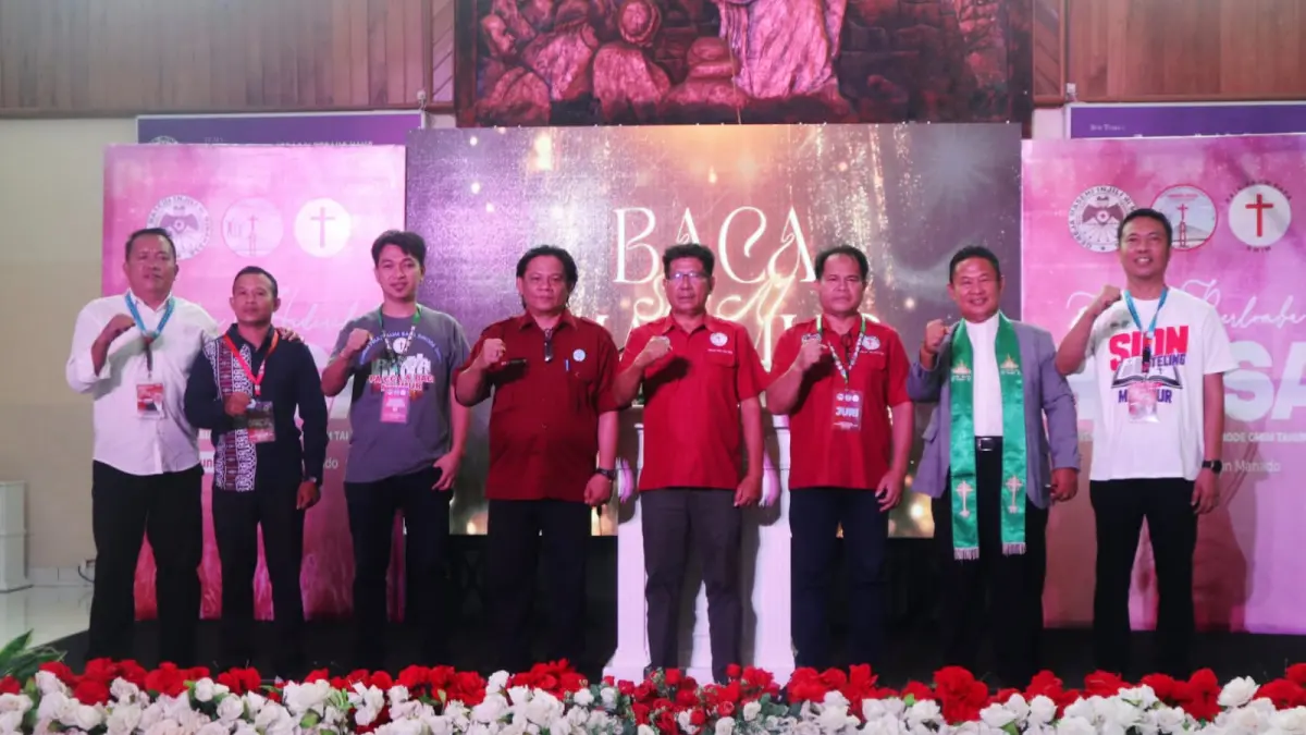 SELESAI: Sebagian Komisi P/KB Sion Teling, Panitia Pelaksana, Juri dan IP foto bersama di sela-sela lomba