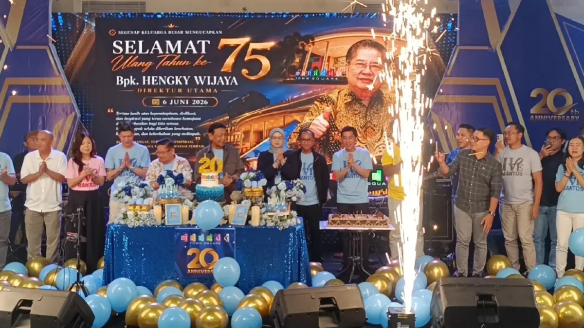 Sukacita di puncak Mantos 20th Anniversary