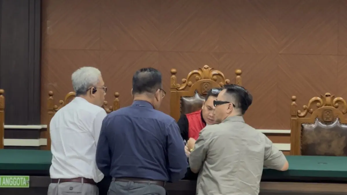 tim kuasa hukum Chyntia Ingrid Kalangit yaitu Raji Supriadi dan tim merespons dengan menyerahkan sejumlah barang bukti ke hadapan majelis hakim.
