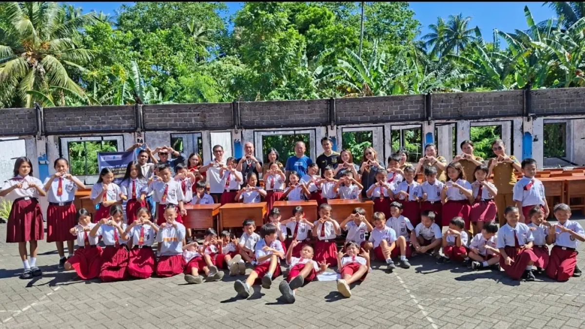 Archi Indonesia Bantu SDN Pinasungkulan Pasca Kebakaran