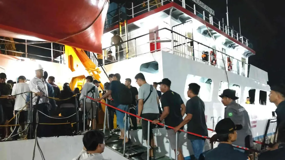 KM Sabuk Nusantara 95 bertolak dari pelabuhan Laut Tahuna menuju Kepulauan Marore, Sangihe, sekira pukul 22.13 WITA, Rabu (10/6/26).