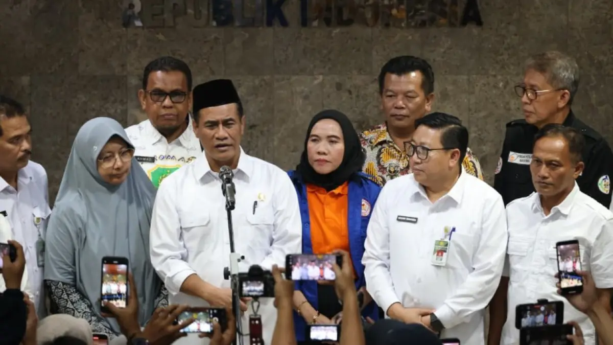 Mentan Amran juga mengaku telah berkomunikasi langsung dengan Kepala Badan Gizi Nasional (BGN), Nanik Sudaryati, untuk meningkatkan penyerapan telur melalui Program Makan Bergizi Gratis (MBG).