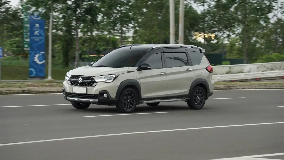 Budaya Defensive Driving dan Smart e-Mirror Dukung Keselamatan Berkendara