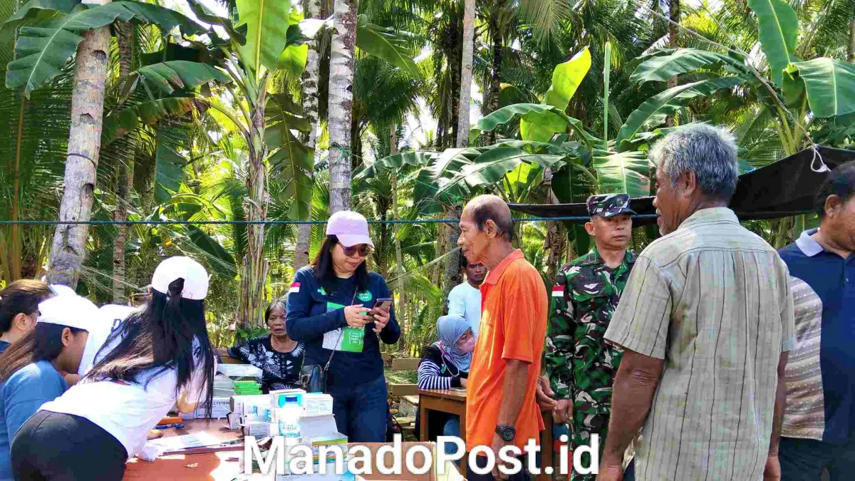 Warga Kampung Matutuang, kecamatan Marore, Sangihe mendapatkan pelayanan pemeriksaan kesehatan gratis dari tim kesehatan Pemkab Sangihe, Jumat (12/6/26).