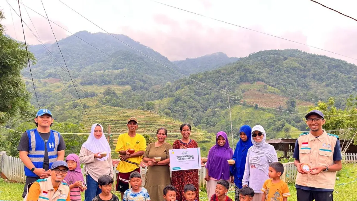 YBM PLN UIP3B Sulawesi menyalurkan paket Tebar Berkah Daging 1447 H kepada masyarakat di Dusun Cindakko, Desa Bonto Somba, Kecamatan Tompobulu, Kabupaten Maros. Melalui program ini, YBM PLN UIP3B Sulawesi berupaya memperluas manfaat zakat pegawai PLN secara amanah, tepat sasaran, dan berdampak langsung bagi masyarakat.
