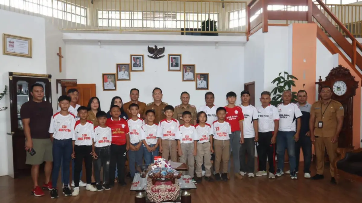Tim Sekolah Sepak Bola (SSB) Bina Putra Tomohon resmi dilepas untuk membawa nama Sulawesi Utara pada ajang nasional Forum Sepakbola Anak Indonesia (FSAI) Tahun 2026 di Bali.&nbsp;
