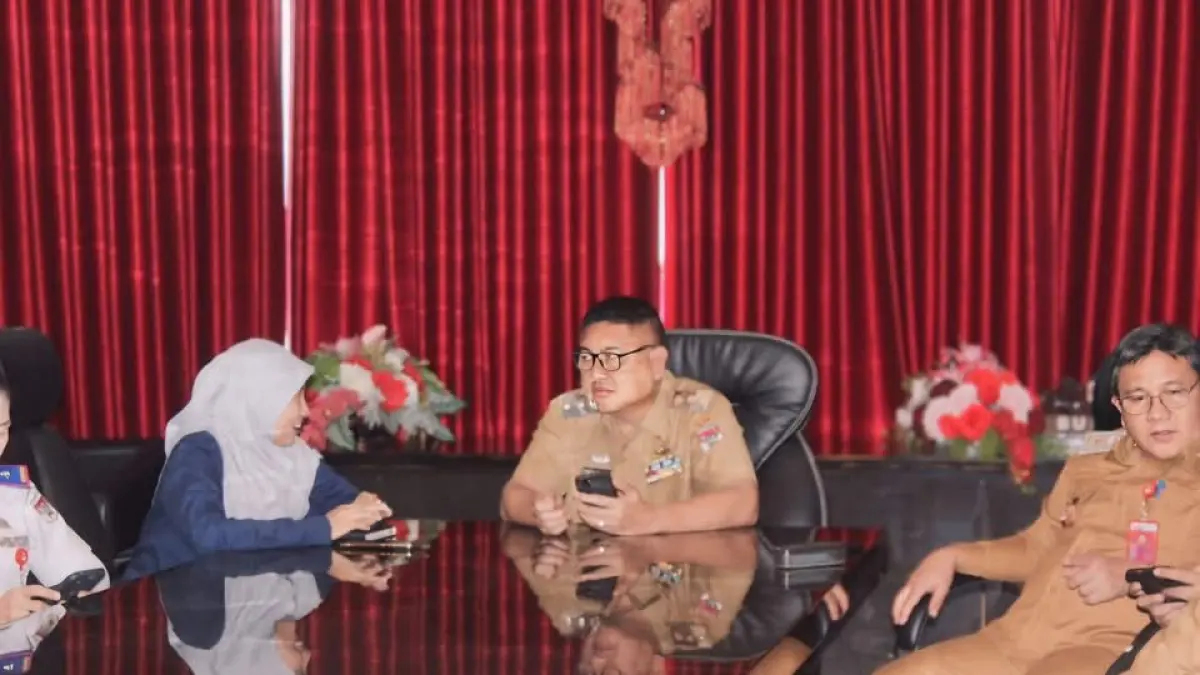 RESMI: Rapat Koordinasi Pengendalian Inflasi Nasional yang dirangkaikan dengan Penandatanganan Surat Edaran Bersama (SEB) tentang Sinergi Pelaksanaan Sensus Ekonomi 2026 secara virtual dari Kantor Bupati Minsel, Senin (15/6).