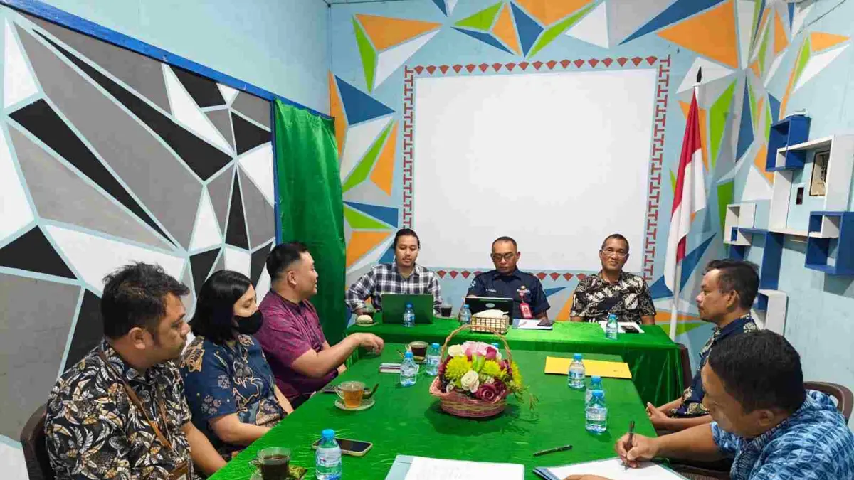 Rapat kerja antara Dinas Kominfo, Dinas PMDD dan pihak BSG Tahuna, Kamis (18/6/26)