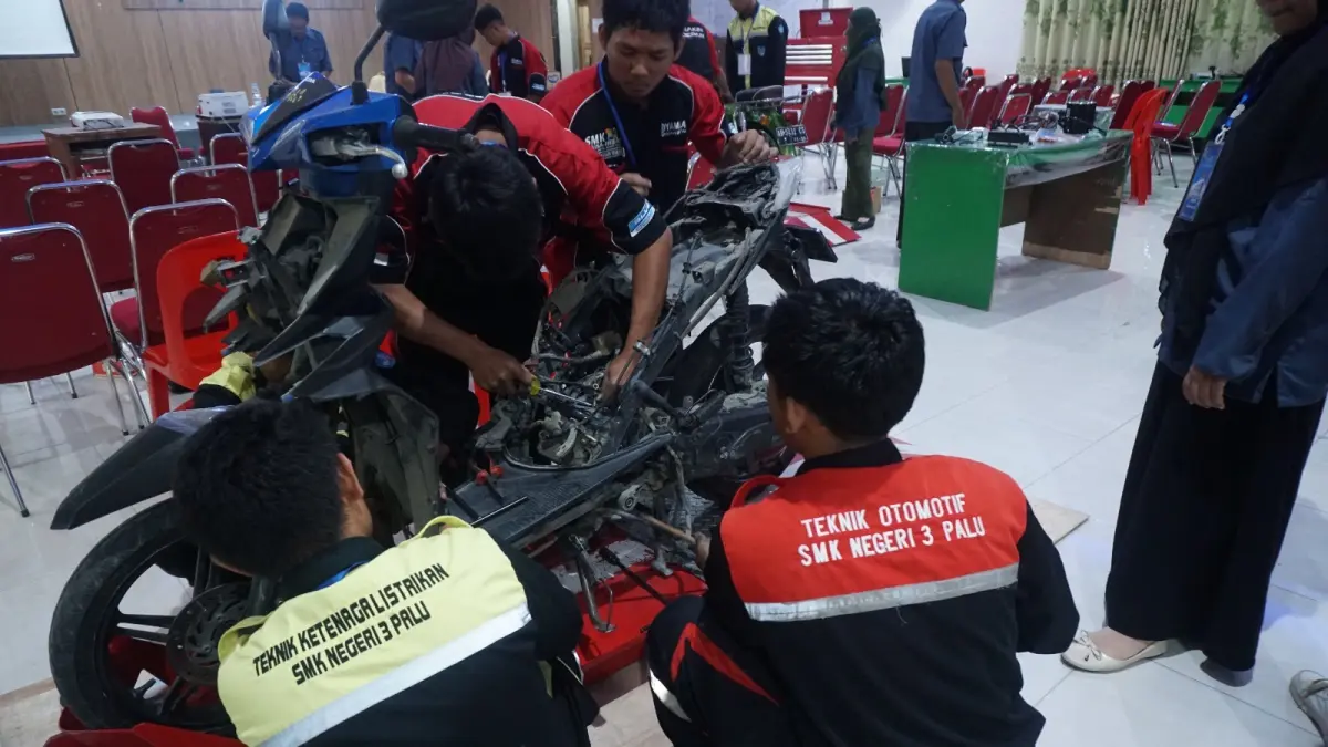TJSL PLN di SMK Negeri 3 Palu