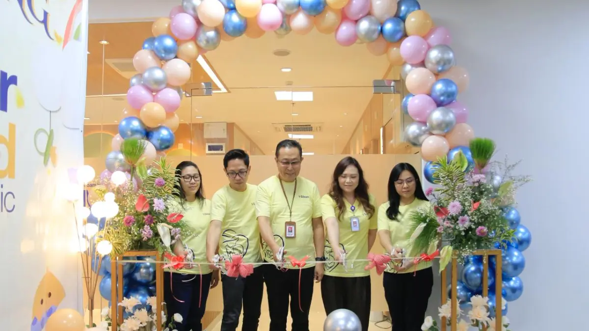 dr. Liany Theresia Mokoginta, dr. Cliff Runtung, SpA, Prof Dr Herman Karamoy,  dr Maya Mewengkang, SpOG Spesialis kebidanan dan kandungan, dr Erika Moningkey di sela kegiatan.