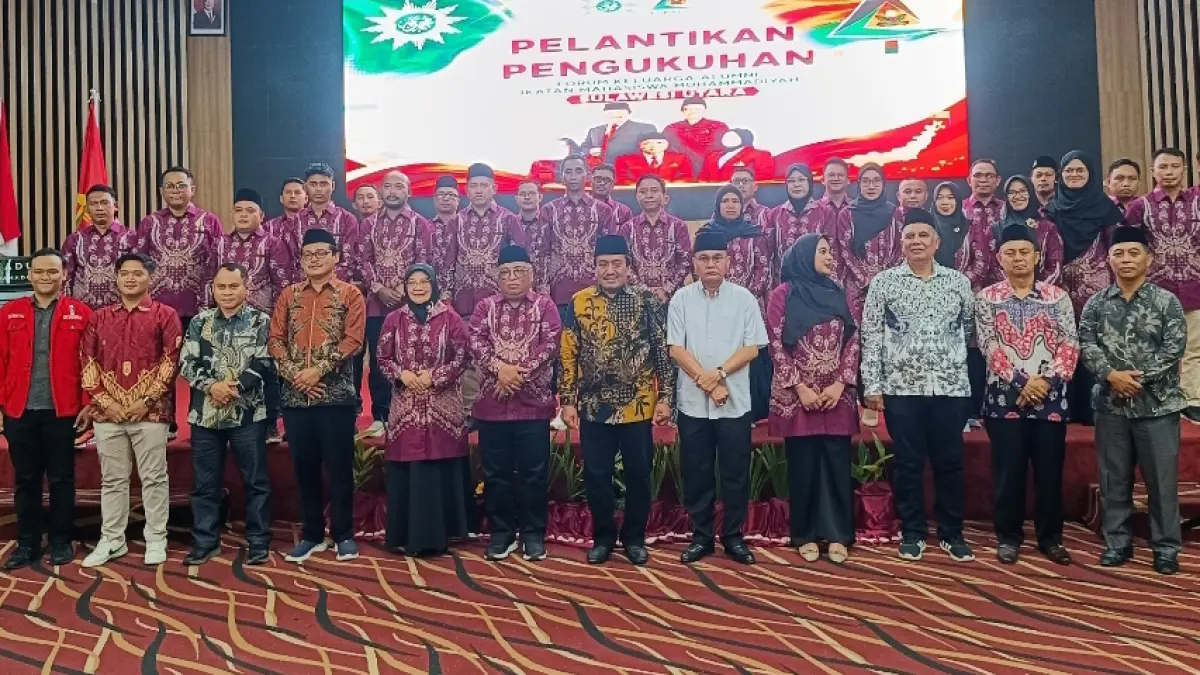 Jajaran pengurus Fokal IMM Sulawesi Utara pasca pelantikan dan pengukuhan di Aryaduta Hotel Manado