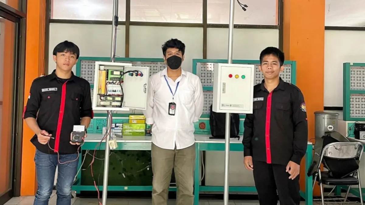 Tim Dosen UNIMA Kembangkan Sistem Microgrid Panel Surya.