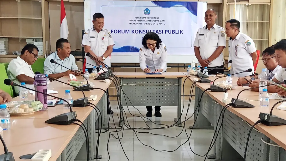 Penandatanganan berita acara hasil FKP yang dilaksanakan DPMPTSP Kota Bitung.(Franky Sumaraw/MP)