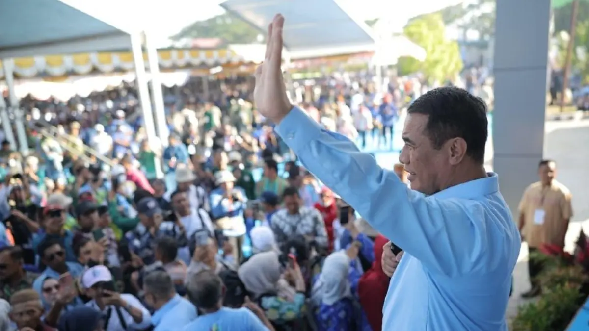  Petani dan nelayan datang dari berbagai daerah dengan penuh semangat 