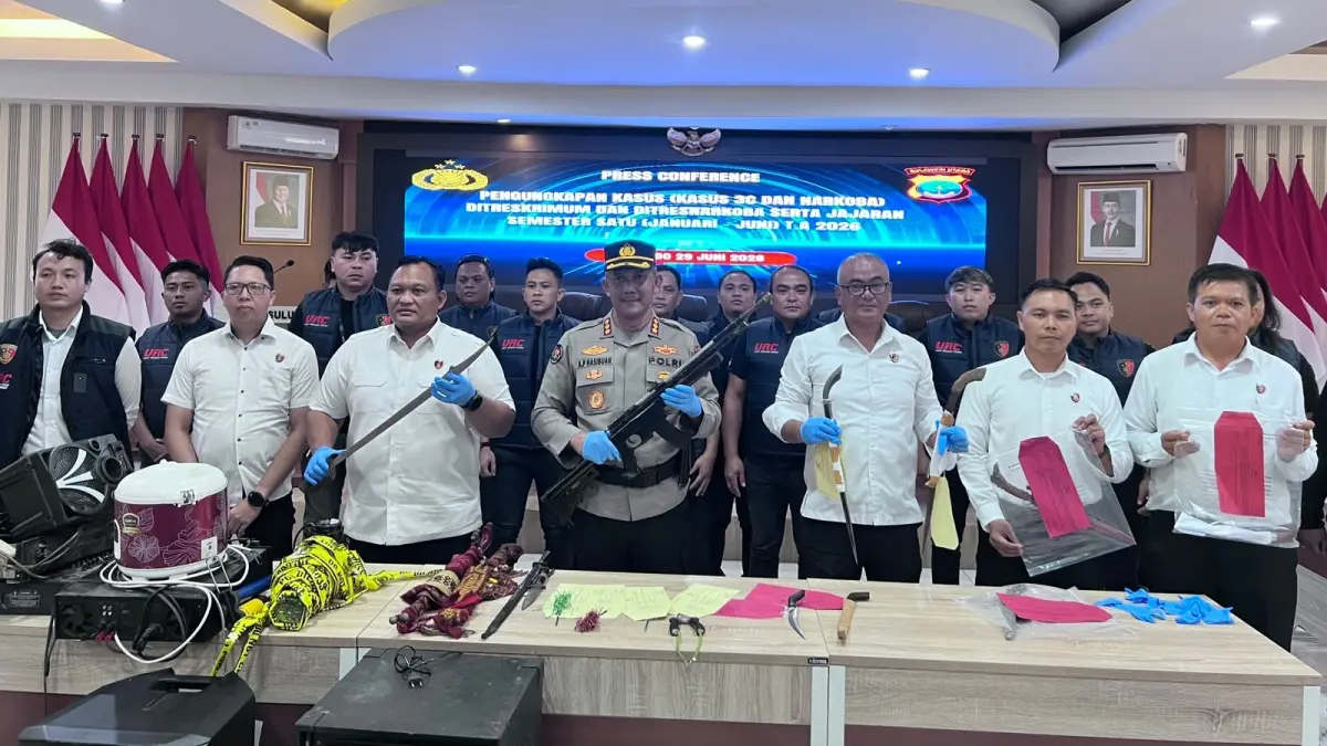 Dari periode Januari hingga Juni, tingkat pengungkapan perkara pencurian dengan pemberatan (Curat), pencurian dengan kekerasan (Curas), dan pencurian kendaraan bermotor (Curanmor) secara keseluruhan diklaim telah melampaui 90 persen.