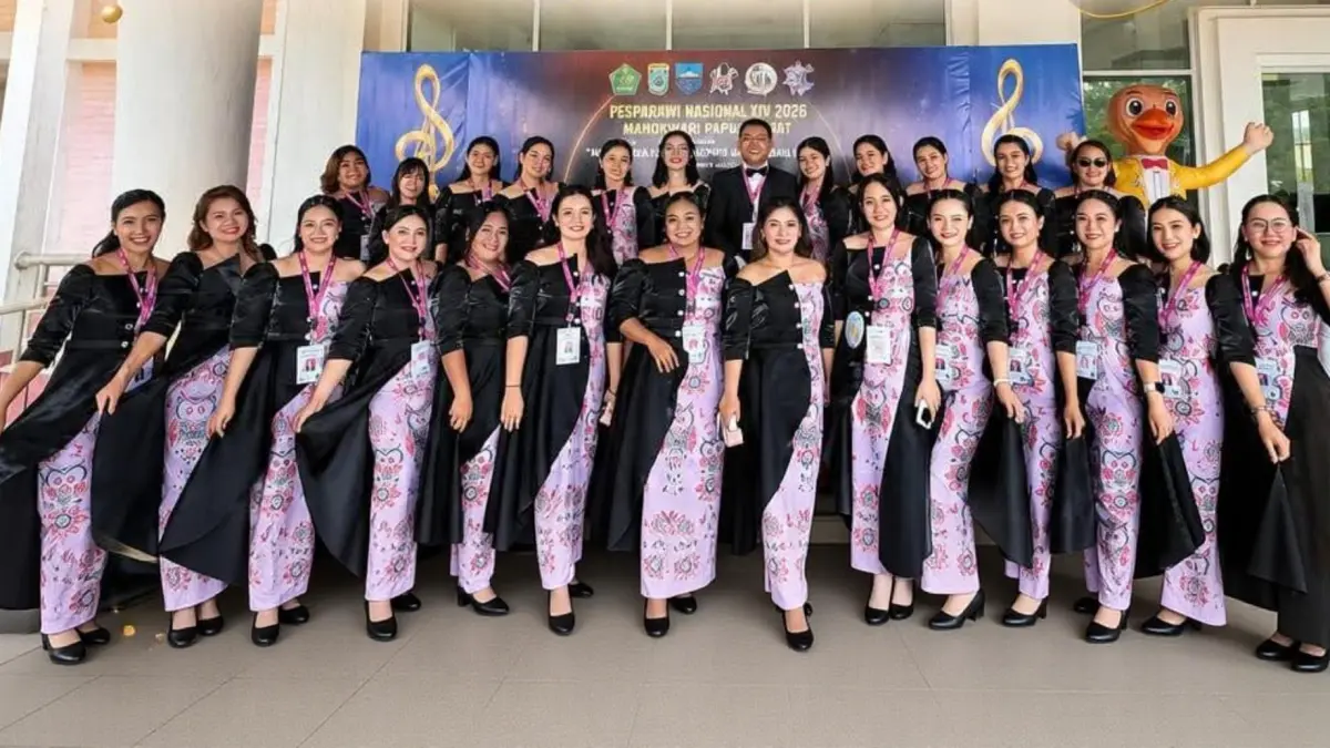 Paduan Suara Wanita (PSW) binaan LPPD Pemkot Manado usai tampil di Pesparawi Nasional 2026 Monokwari, Papua Barat. Foto: Istimewa