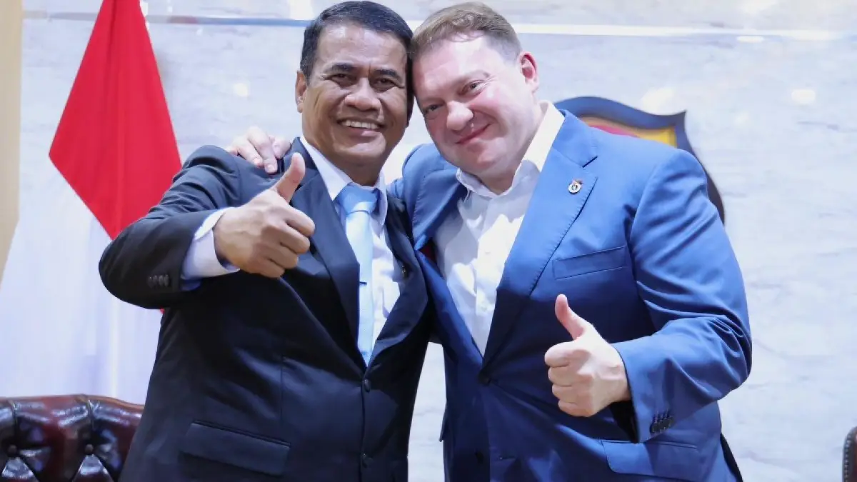 Menteri Pertanian (Mentan) Andi Amran Sulaiman dengan Putra Presiden Belarus, Dmitry Lukashenko.