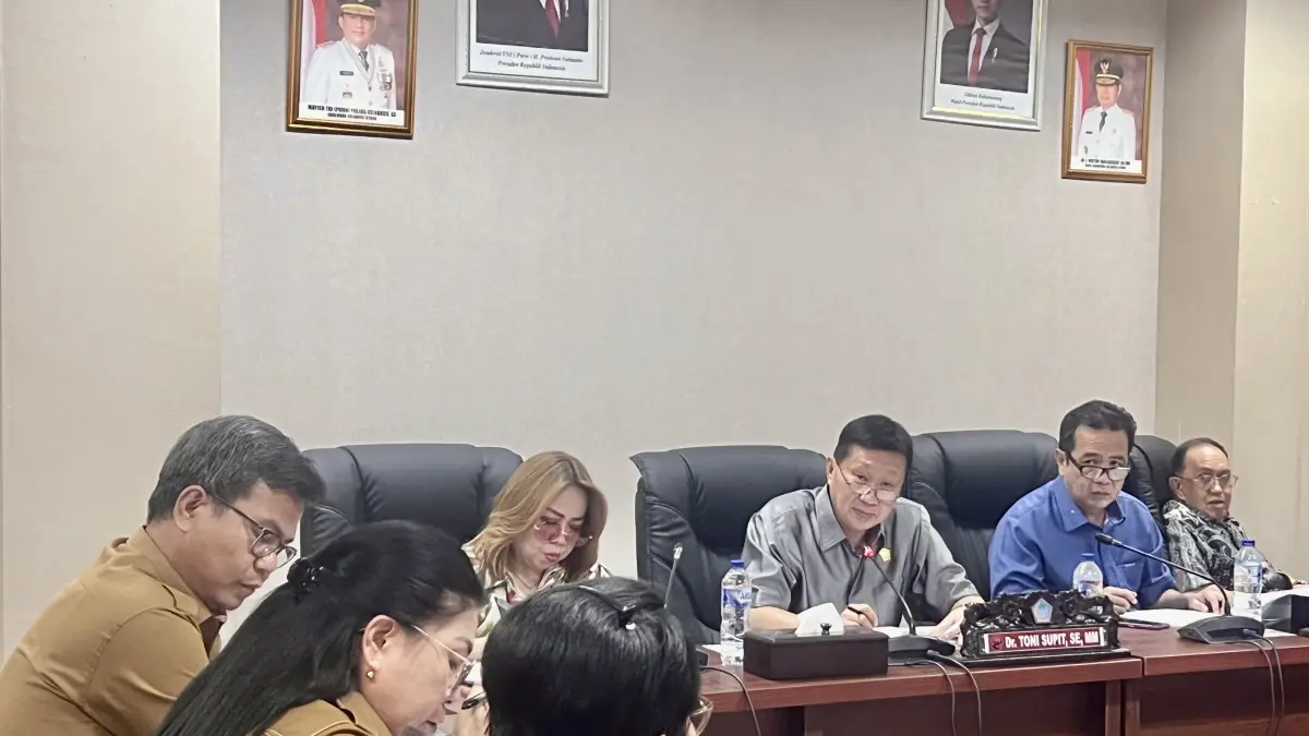 Pembahasan Ranperda Penyelenggaraan Perizinan Berusaha, Selasa (30/6).