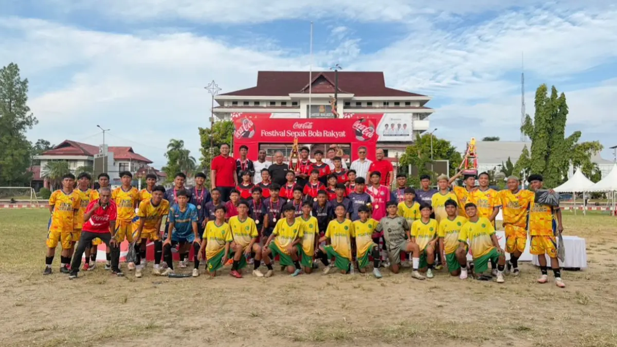 Kompetisi menjadi penutup rangkaian festival yang telah digelar di lima kota dengan melibatkan sekitar 1.600 peserta dari sekolah sepak bola dan SMA/SMK sederajat.