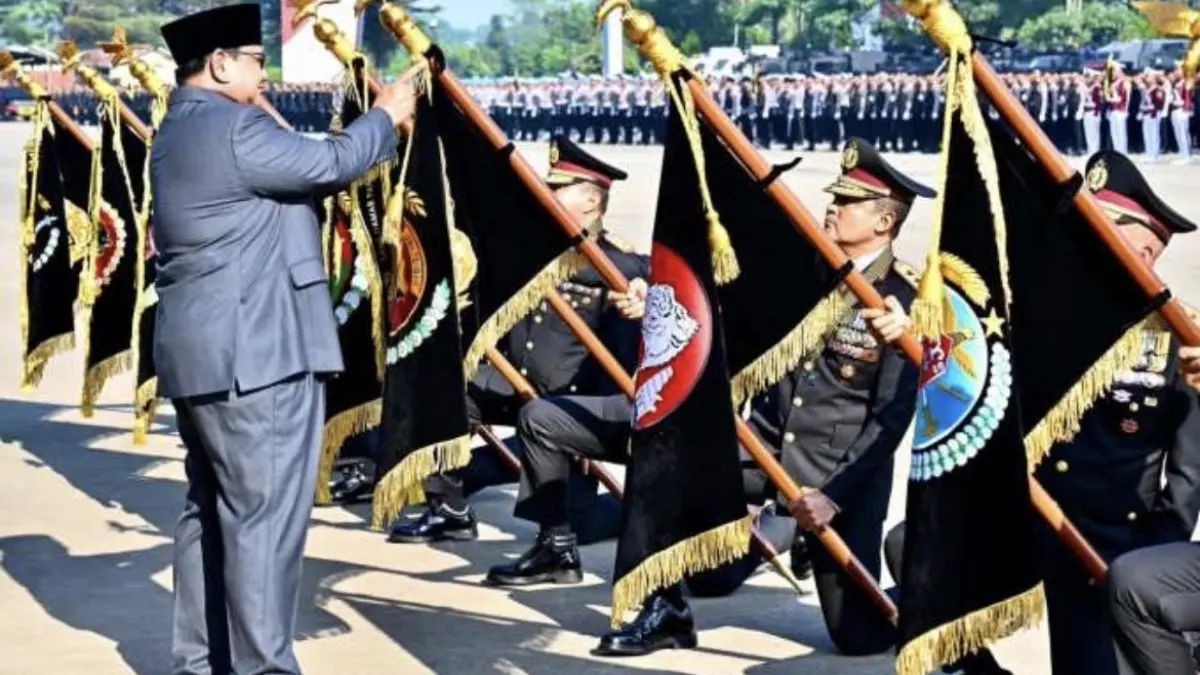 Kapolda Jawa Tengah Irjen Pol Ribut Hari Wibowo, mendapat kehormatan menerima Tanda Kehormatan Nugraha Sakanti yang diberikan langsung Presiden Prabowo Subianto saat momen Hari Bhayangkara ke-80 pada 1 Juli 2026.