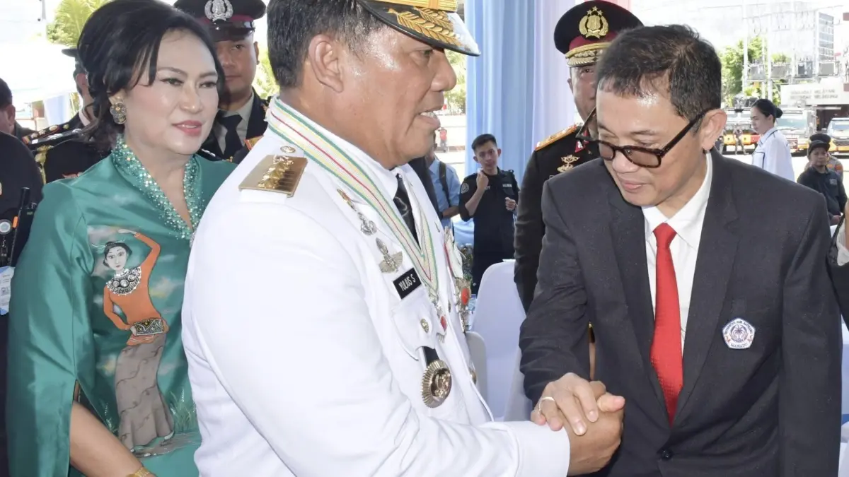 Rektor Universitas Sam Ratulangi (UNSRAT), Prof. Dr. Ir. Oktovian B.A. Sompie, M.Eng., IPU., ASEAN Eng., menghadiri Upacara Peringatan Hari Bhayangkara ke-80 yang digelar di Markas Kepolisian Daerah (Mapolda) Sulawesi Utara, Rabu (1/7/2026).