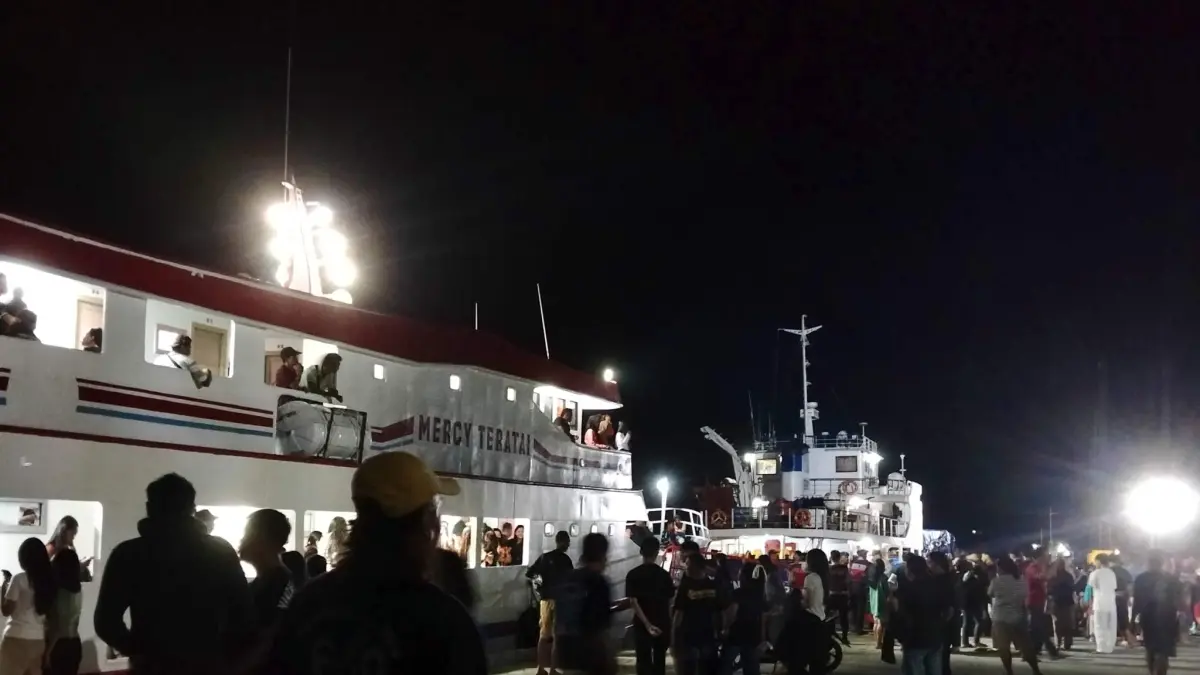 Situasi Pelabuhan Laut Tahuna, Sabtu (4/7/26) sebelum keberangkatan KM Mercy Teratai sekira pukul 19.30 WITA.
