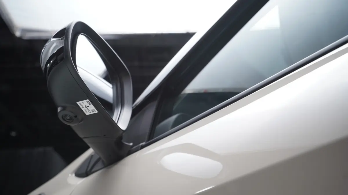 XL7 New Alpha Hybrid - 360 Mirror Camera