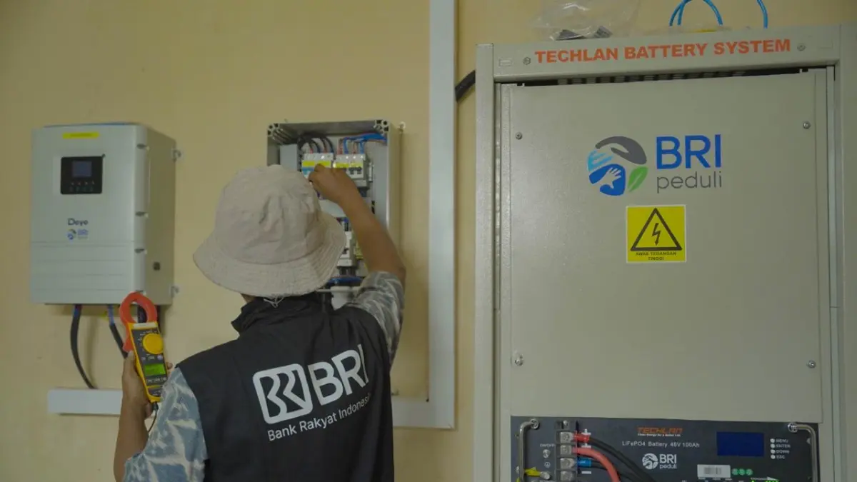 BRI Peduli Salurkan Bantuan PLTS untuk Dukung Akses Energi Bersih dan Pemberdayaan Ekonomi Desa 