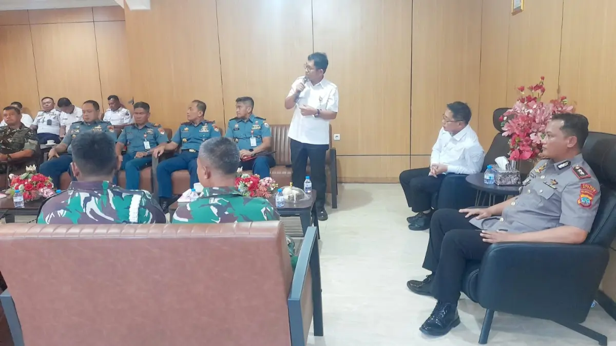 Kapolres Bitung AKBP Arie Sulistyo Nugroho menghadiri rapat koordinasi Forkopimda di Kantor Wali Kota Bitung.(Dok Istimewa)