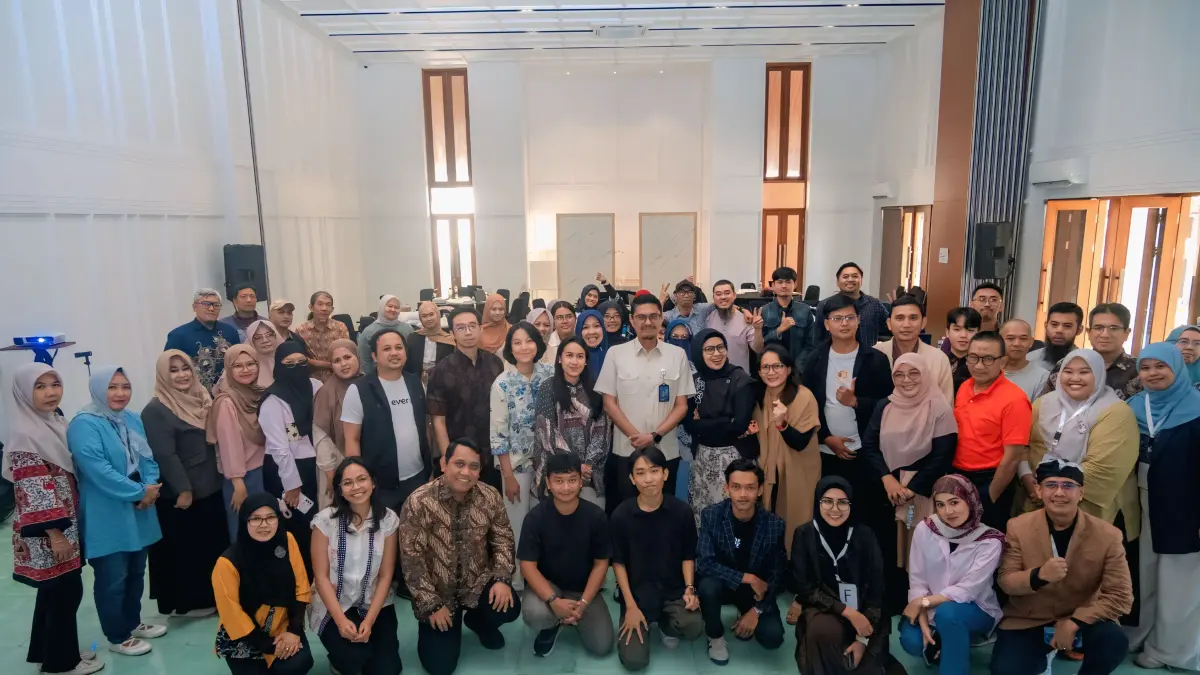 Pelaku UMKM mengikuti pelatihan kecerdasan buatan (AI) dan pemasaran digital dalam program Small Business Growth Academy di Bandung, Rabu (8/7/2026).