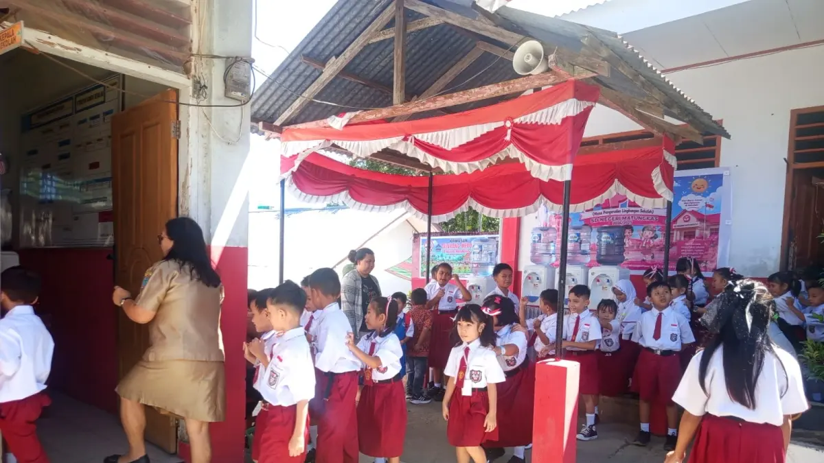Edukatif-Peserta didik baru saat mengikuti MPLS