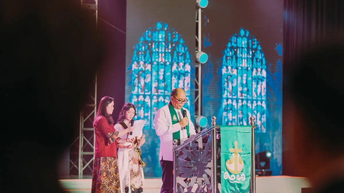 Doa oleh Ketua BPMS Pdt Dr Adolf K Wenas MTh. 