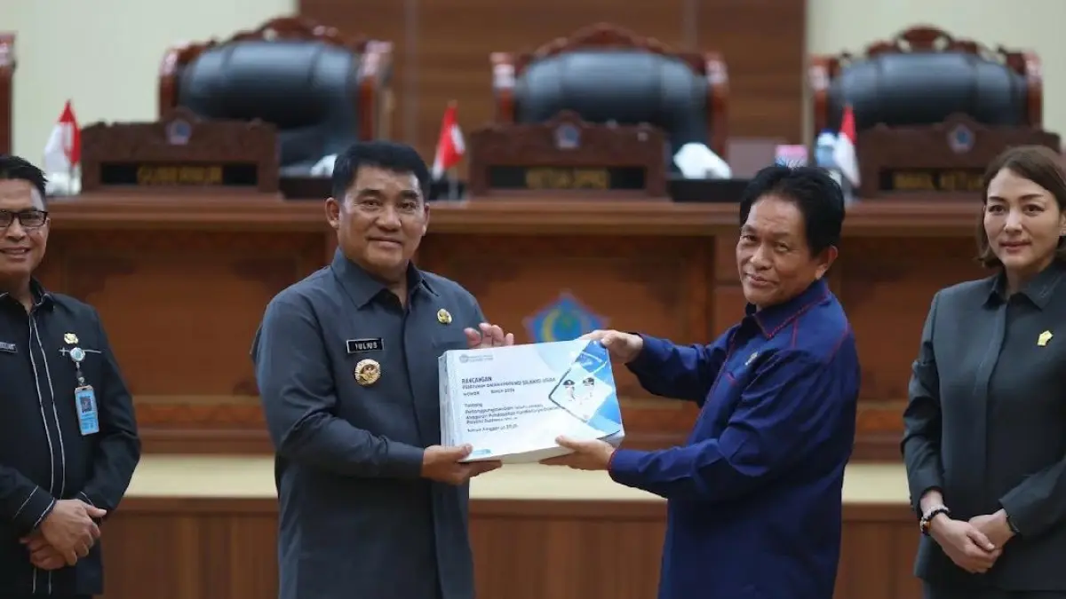 Rancangan Peraturan Daerah (Ranperda) tentang Pertanggungjawaban Pelaksanaan APBD Provinsi Sulawesi Utara Tahun Anggaran 2025 diterima DPRD ditetapkan menjadi Perda.