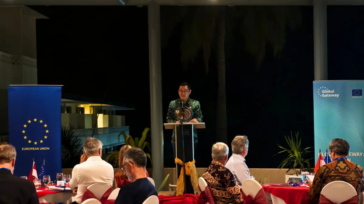 Bupati Minahasa Utara Joune Ganda saat membawakan sambutan di depan perwakilan 13 negara uni eropa tepatnya di Hotel Paradise Likupang. 
