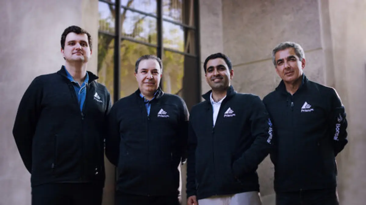 Para pendiri dari kiri: Sahin Lale, PhD, Pendiri; Babak Hassibi, PhD, Pendiri dan CEO; Omead Pooladzandi, PhD, Pendiri; Reza Sadri, PhD, Pendiri dan VP Strategi (Foto : PRNewsWire)