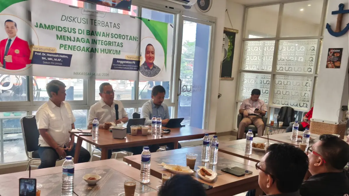 SulawesiPos.com menggelar sebuah diskusi terbatas yang santai namun berbobot bertajuk "Jampidsus di Bawah Sorotan: Menjaga Integritas Penegakan Hukum".