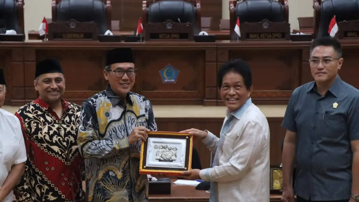 Anggota DPRD DKI Jakarta diterima pimpinan dan anggota DPRD Sulut.
