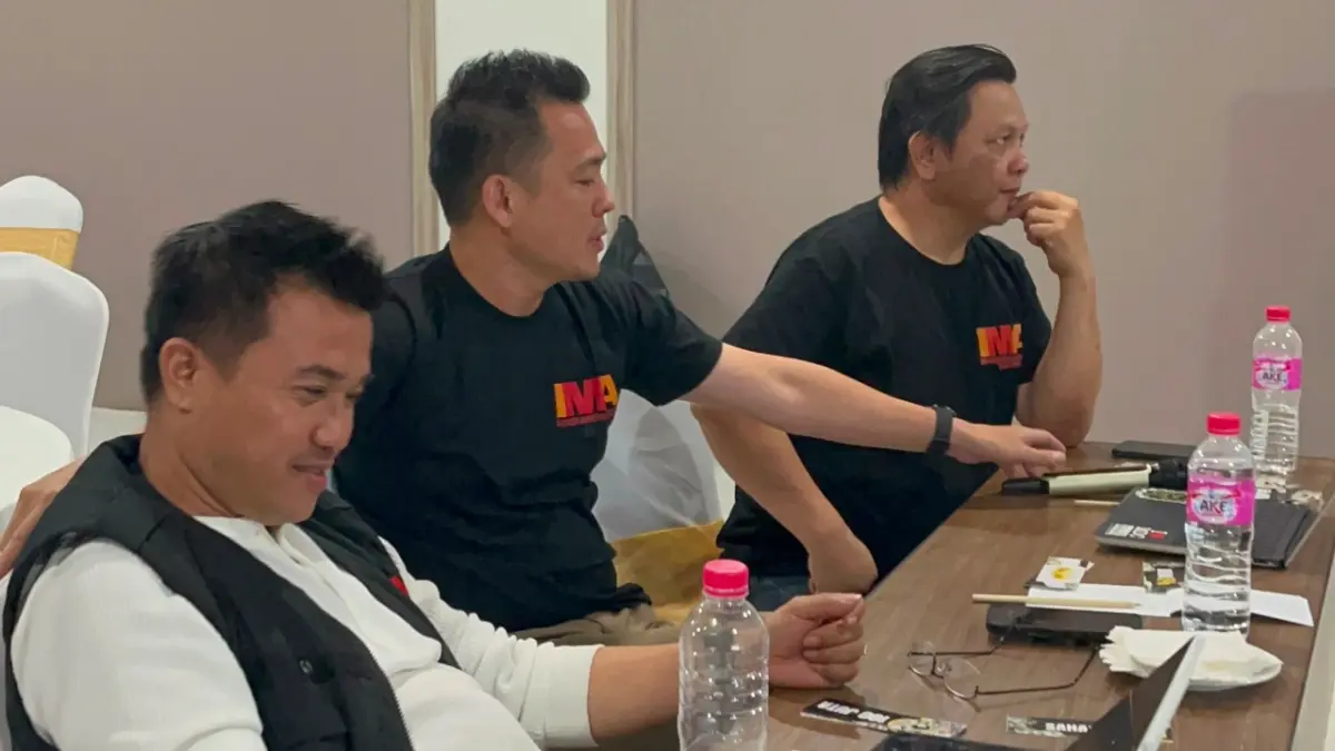 Ketiga calon investor yang juga juri peserta Lion Roar 