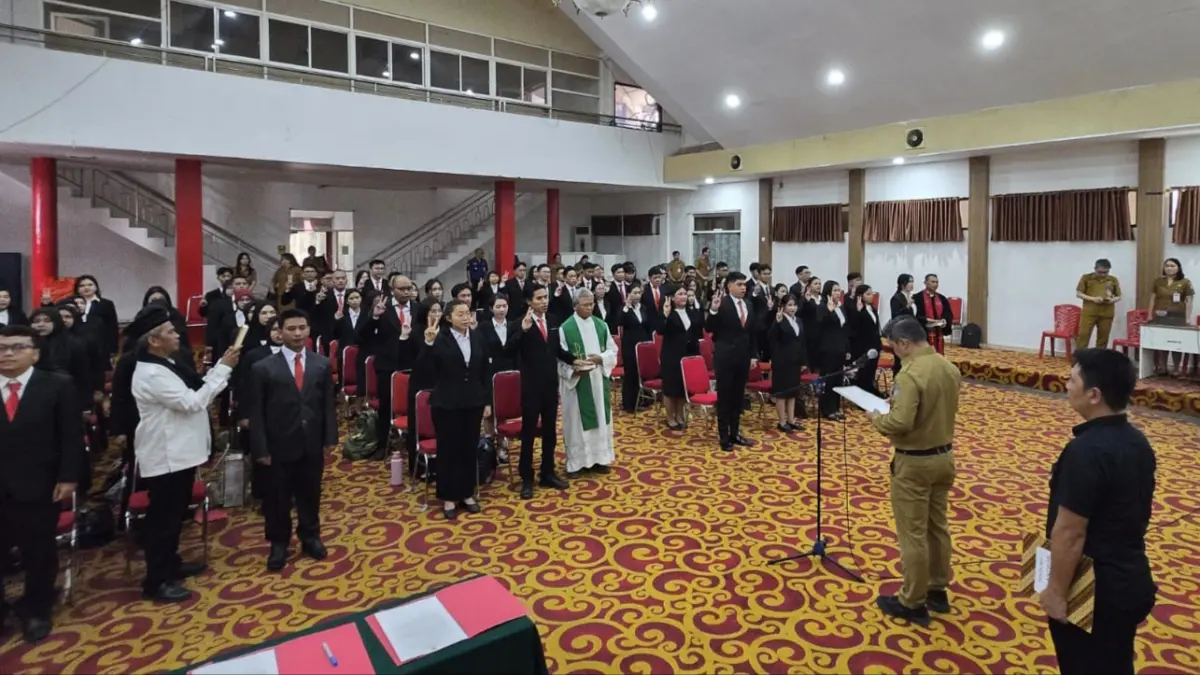 INGATKAN: Proses pengambilan sumpah dan janji 85 ASN dalam jabatan fungsional tertentu, Senin (20/7) di Aula BKPSDM Pemkot Manado