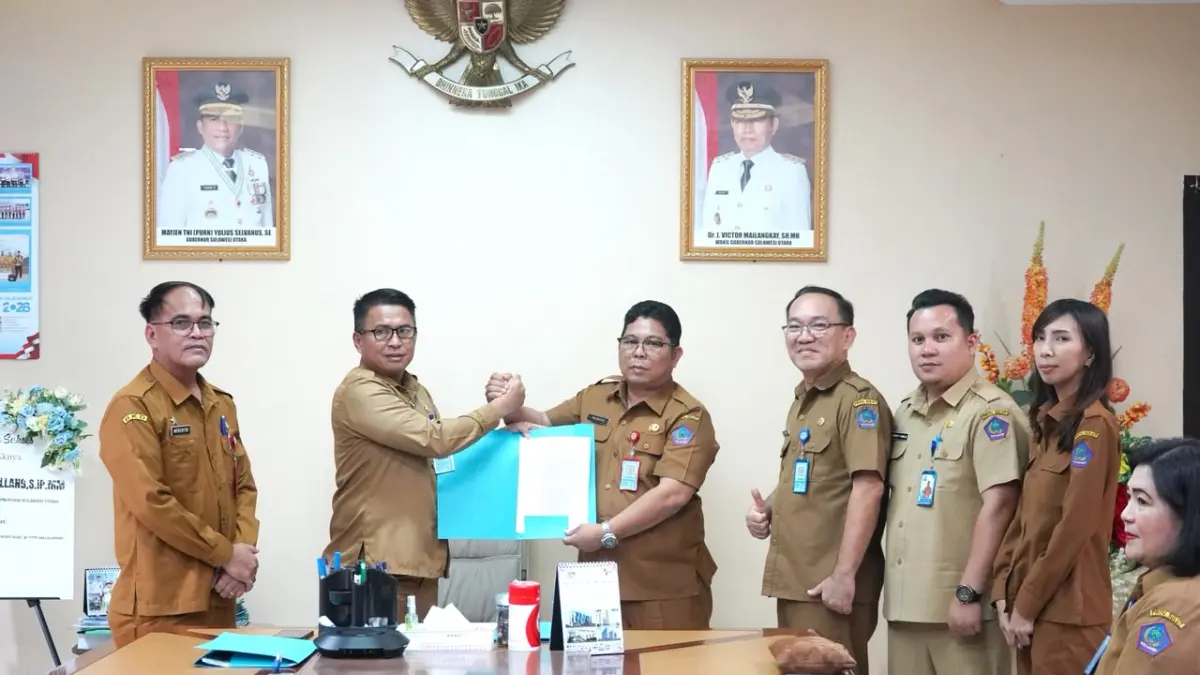 Penyerahan Surat Keputusan (SK) Pelaksana Tugas dilaksanakan di Ruang Kerja Sekretaris Provinsi Sulawesi Utara, Selasa (21/7/2026). 