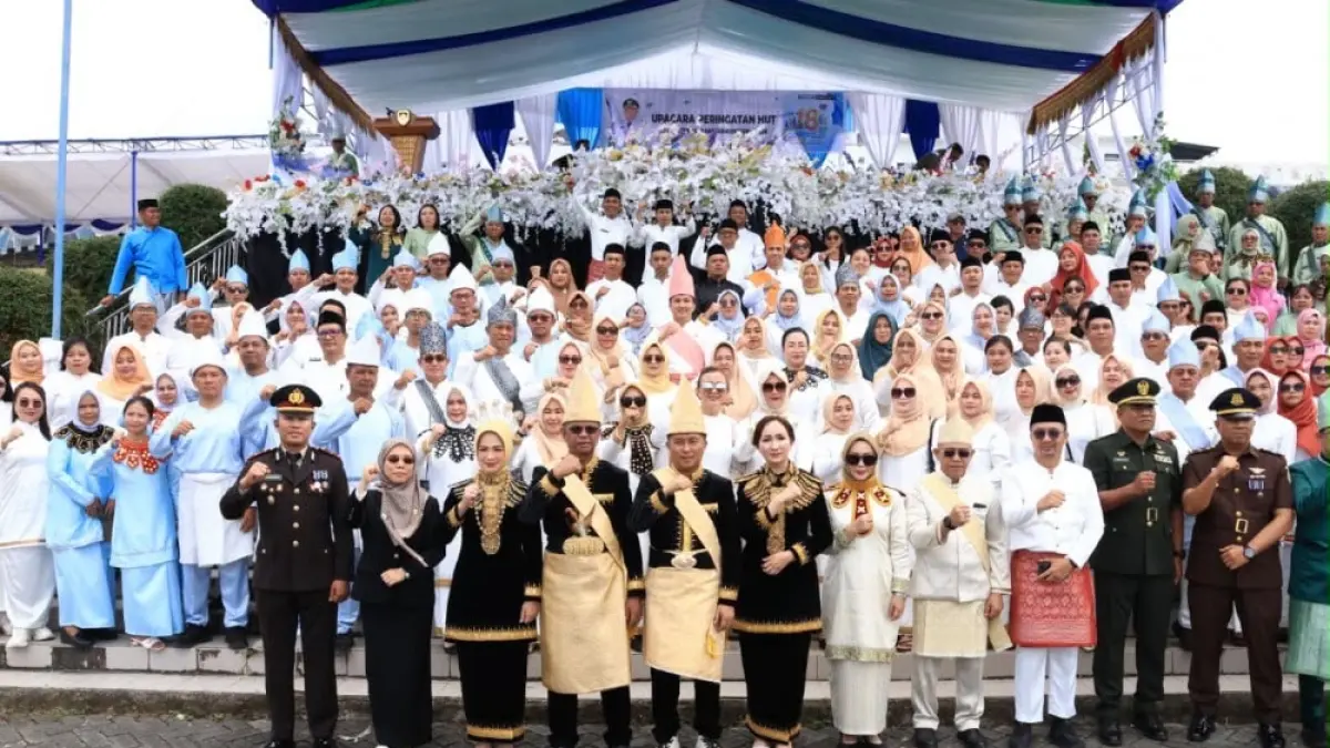 HUT ke-18 Boltim jadi momentum Bupati Oskar Manoppo mengajak masyarakat bersinergi dan menargetkan lompatan pembangunan lima tahun ke depan.
