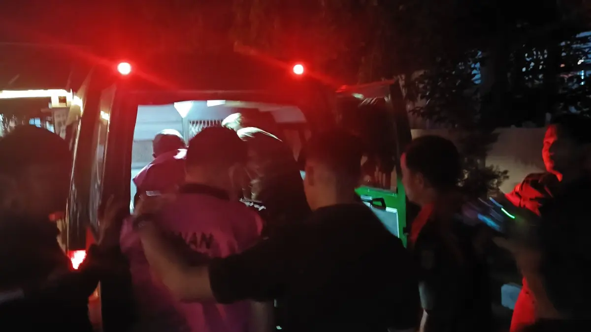 TAHAN: Usai diperiksa, Kejari Minahasa langsung menahan oknum sekwan dan kontraktor, Rabu (22/7/2026) malam ini.