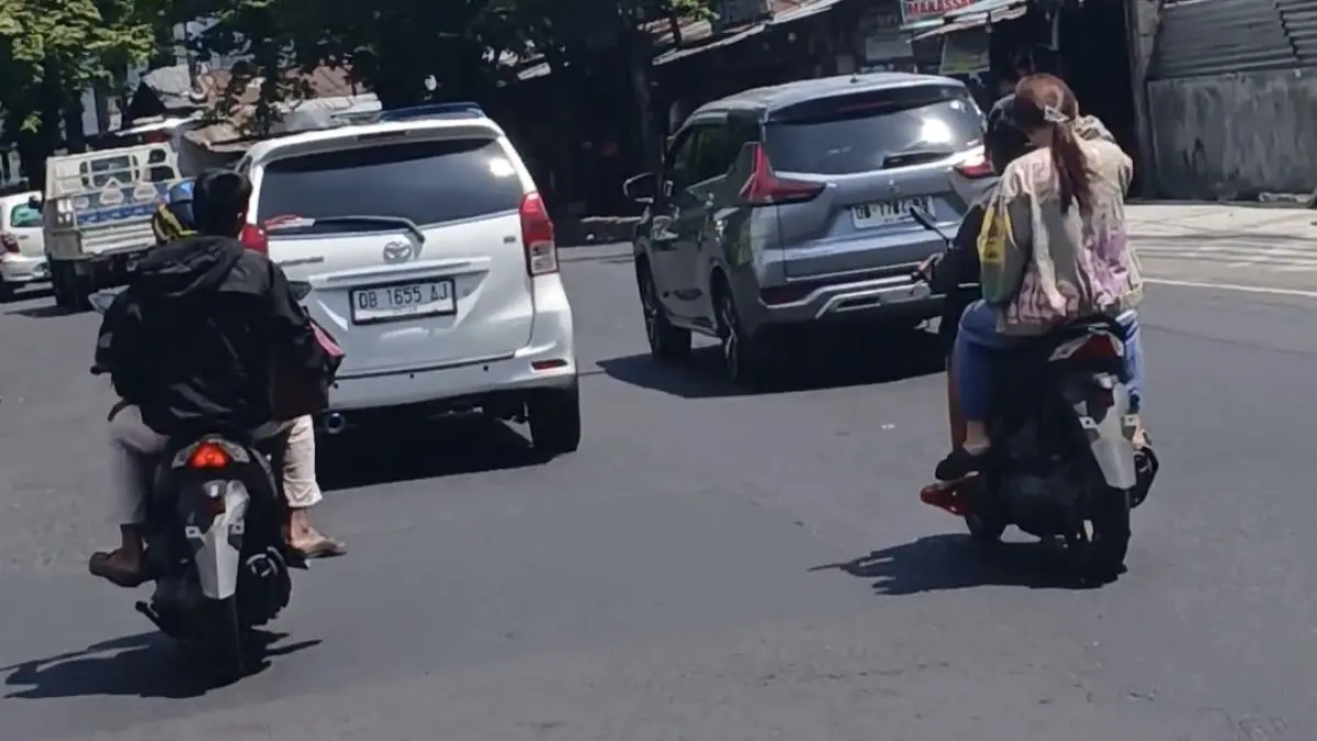 Pelanggaran yang sering kali terlihat di jalanan Sulut, tidak pakai plat nomor polisi hingga tak pakai helm, tapi sampai sekarang belum ada efek jerah bagi warga pelanggar.