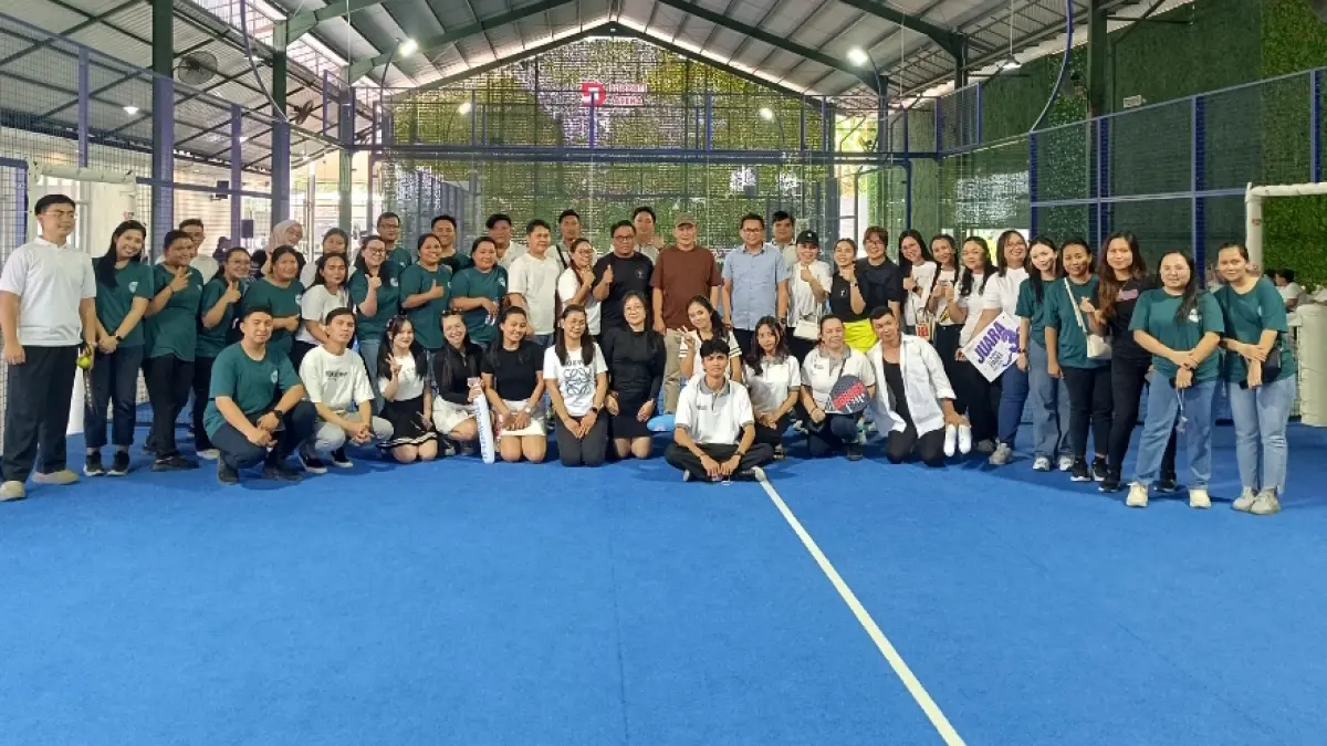 Ketua Yayasan Medika Pdt John Slat bersama tuan dan nyonya rumah Hari Kesehatan GMIM 2026 RSU Tonsea Airmadidi