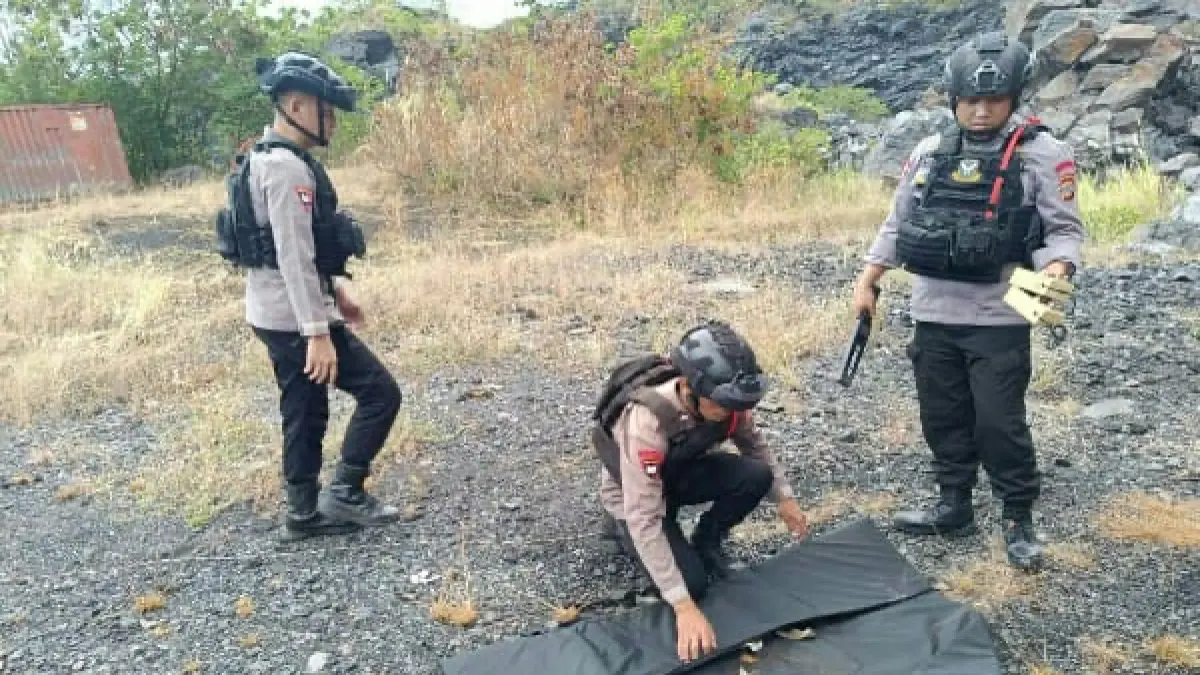 Tim Gegana Satbrimob Polda Sulut Musnahkan Mortir Temuan Warga di Kota Manado