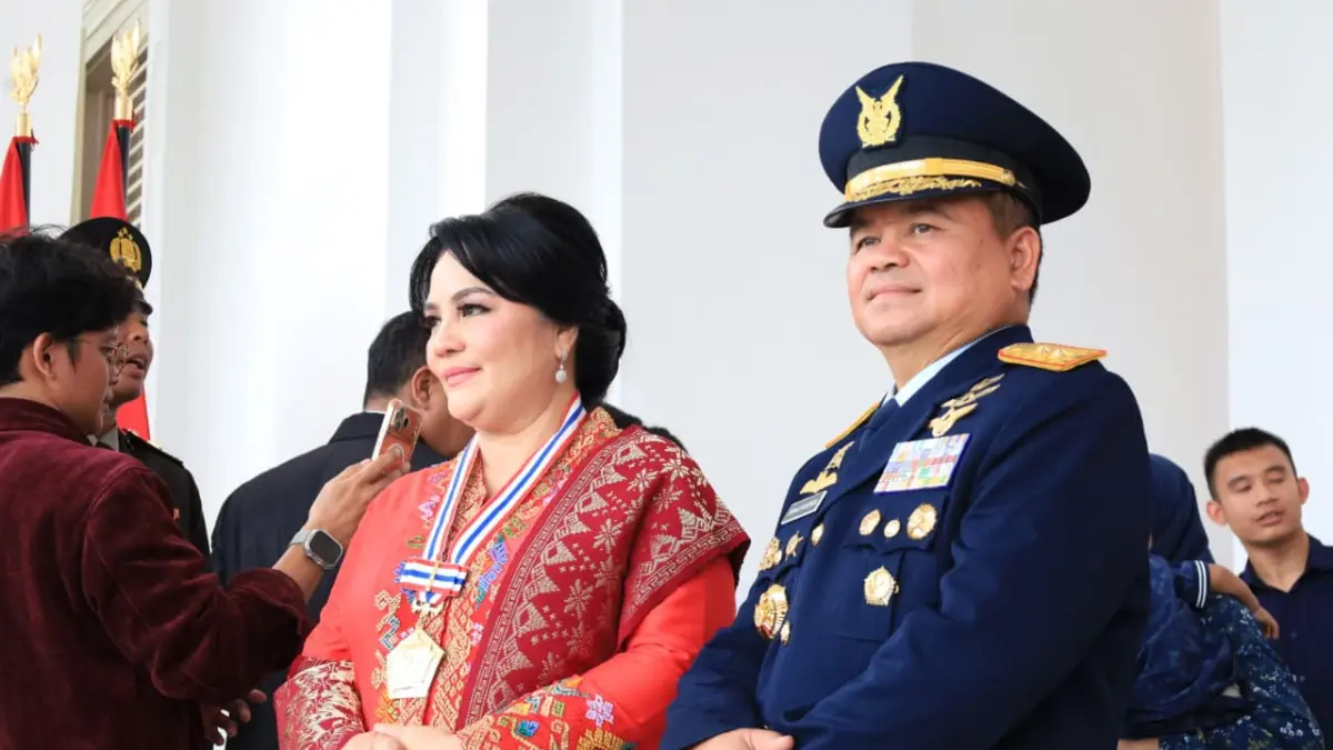 AGENDA NEGARA: Gubernur Akademi Angkatan Udara (AAU), Marsda TNI Donald Kasenda, S.T., S.I.P., M.M., menghadiri Upacara Prasetya Perwira (Praspa) TNI-Polri Tahun 2026 yang dipimpin oleh Presiden Republik Indonesia, Prabowo Subianto, di Halaman Istana Merdeka, Jakarta, Rabu (22/7/2026). (Kredit Foto Pen AAU)