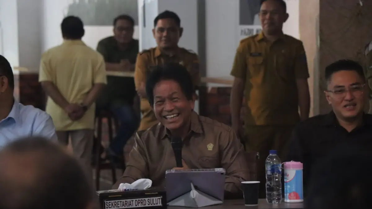 Ketua DPRD Sulut dr Fransiscus Andi Silangen SpB KBD