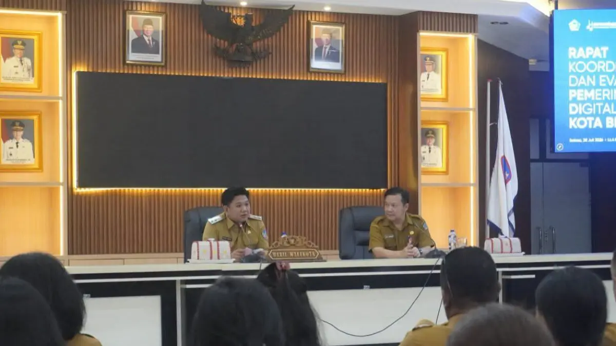 Wakil Wali Kota Bitung Randito Maringka membuka kegiatan rapat evaluasi pemerintahan digital.(Dok Istimewa)