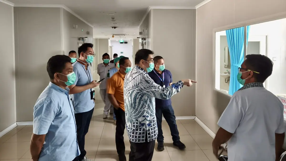 Dirut RSUP Kandou Manado dan jajaran saat melakukan telusur, memastikan pelayanan selalu maksimal.