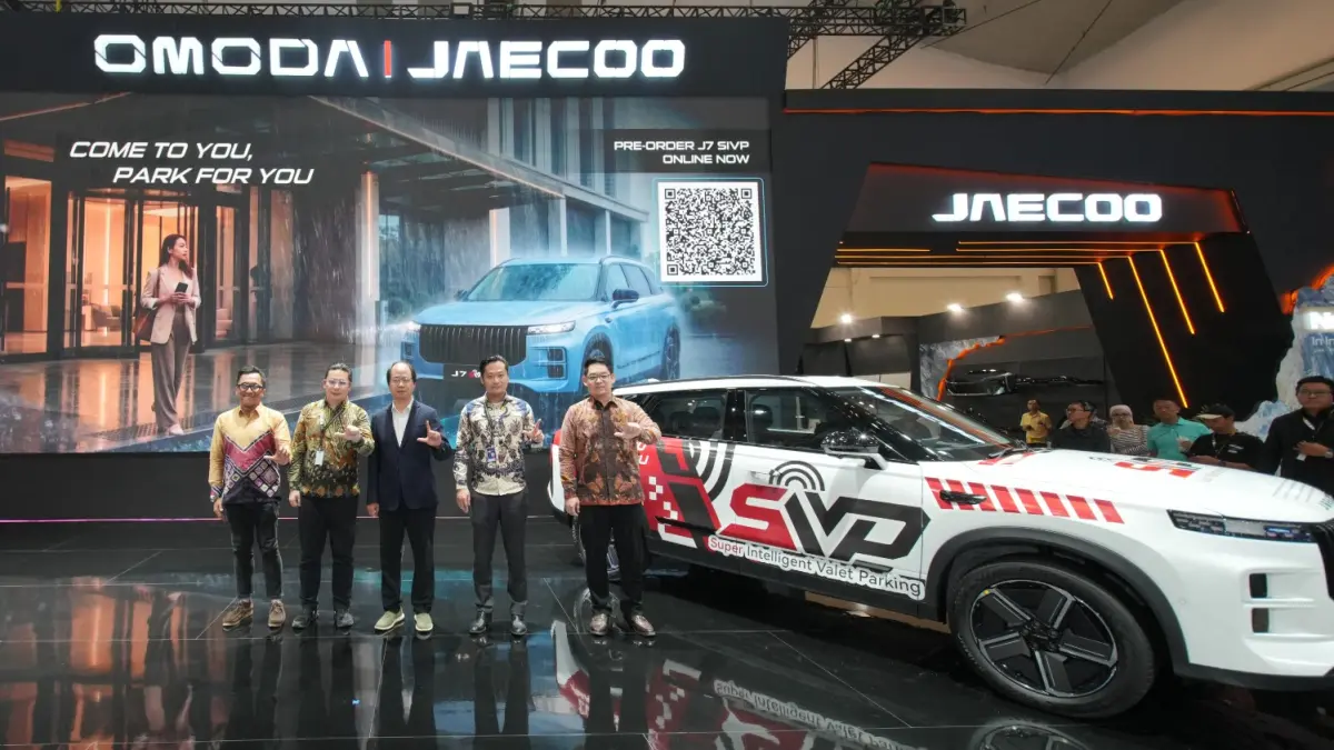 JAECOO memperkenalkan teknologi Super Intelligent Valet Parking (SIVP) pada J7 SHS-P di GIIAS 2026, menghadirkan fitur parkir otomatis dan pemanggilan kendaraan melalui smartphone.
